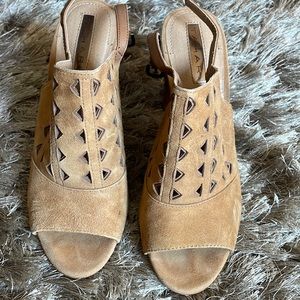 Size 7 tan suede bootie